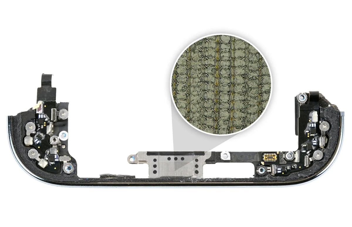 iFixit наочно показали, як друкують порт USB-C для iPhone Air