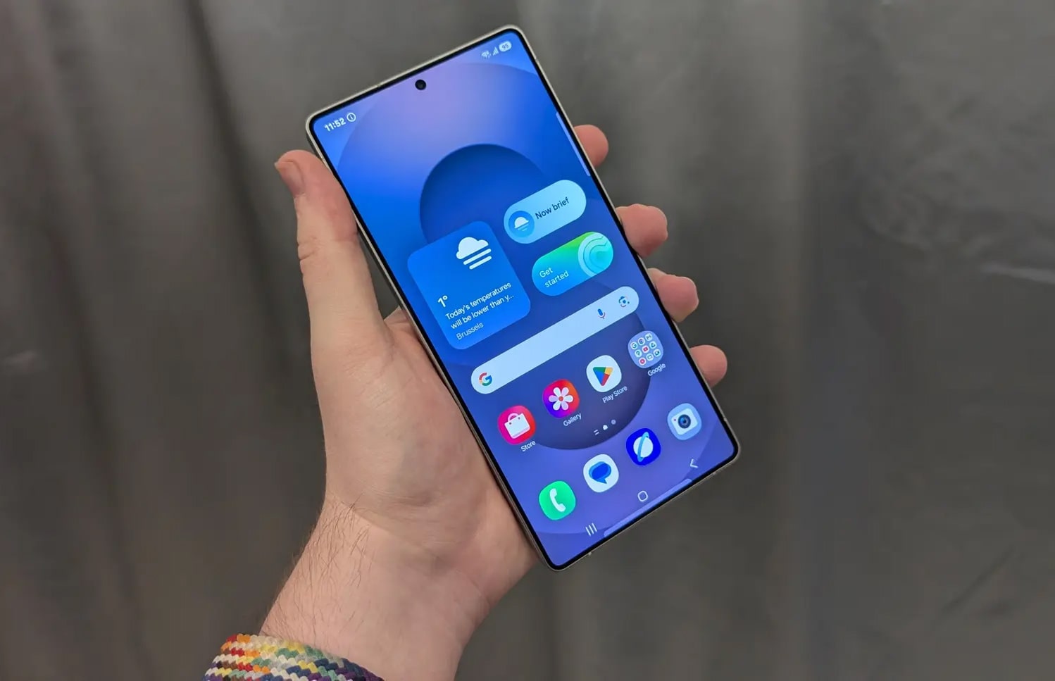 Samsung впровадить в екран Galaxy S26 Ultra технологію регулювання кутів огляду