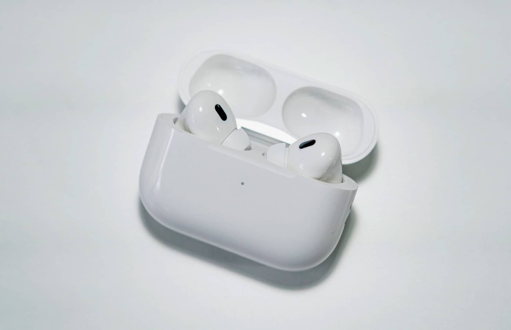AirPods Pro 2 отримали оновлення з режимом слухового апарату