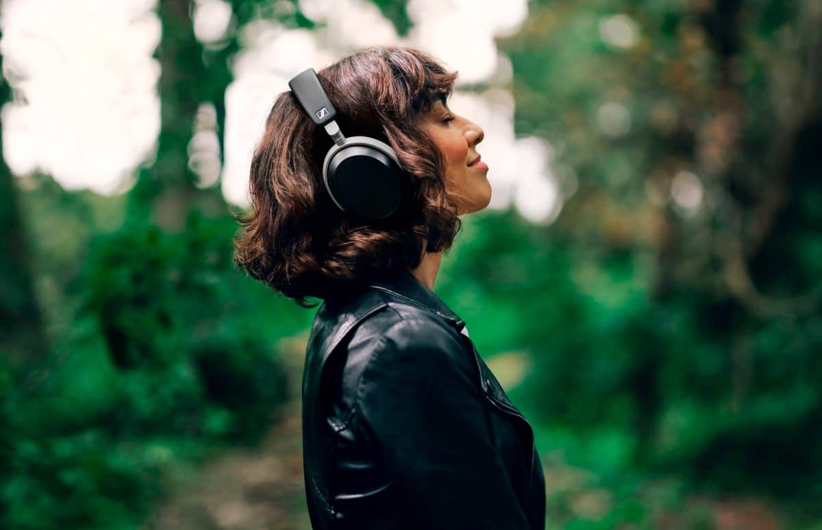 Представлено повнорозмірні бездротові навушники Sennheiser HDB 630