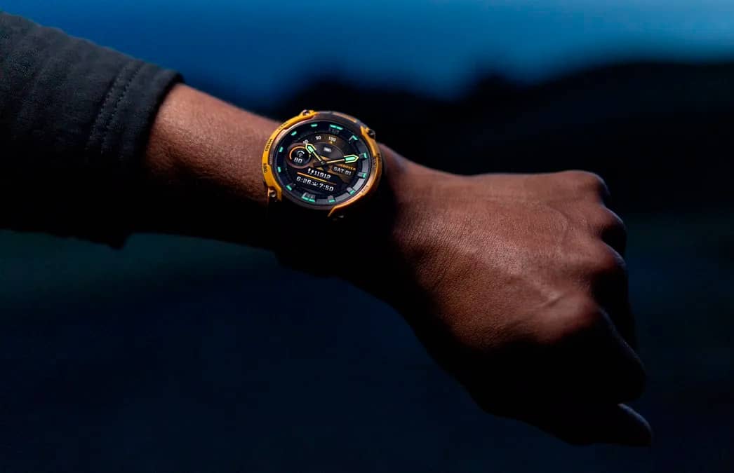 Garmin випустила оновлену версію гібридного годинника Instinct Crossover