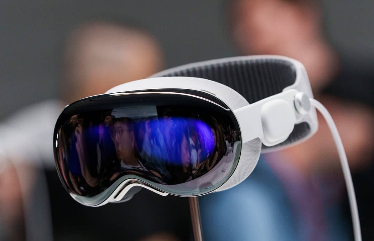 Apple планує зупинити виробництво Vision Pro до кінця року