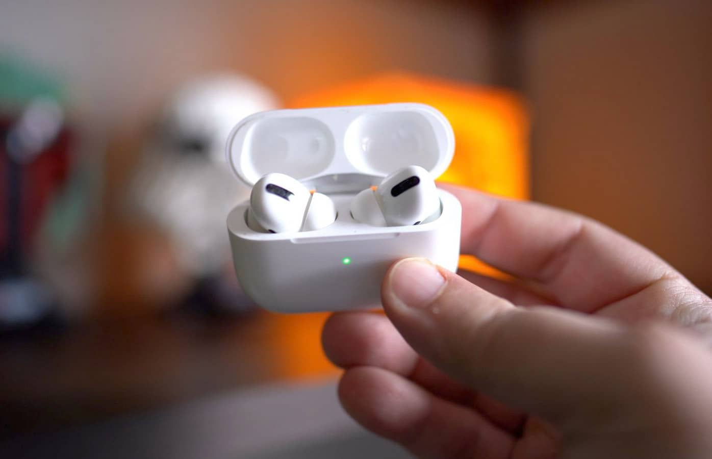 Apple припинила дію двох сервісних програм для AirPods Pro, iPhone 12 та iPhone 12 Pro