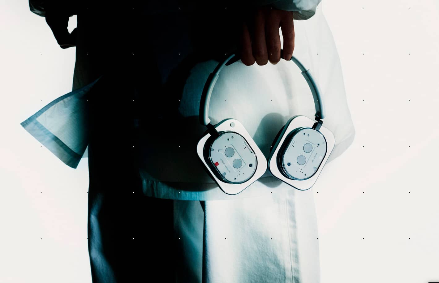 Nothing представила свої перші повнорозмірні навушники Headphone (1)