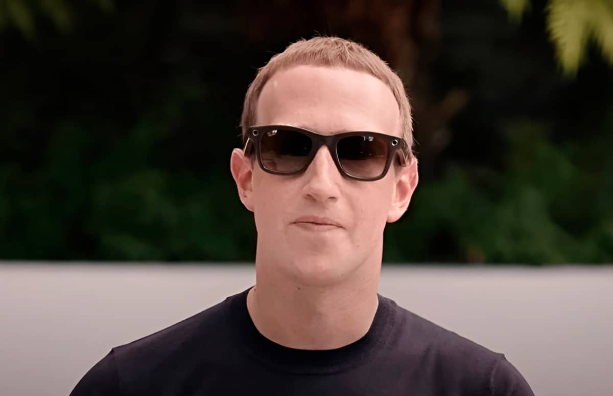 Google веде переговори з Ray-Ban про створення розумних окулярів