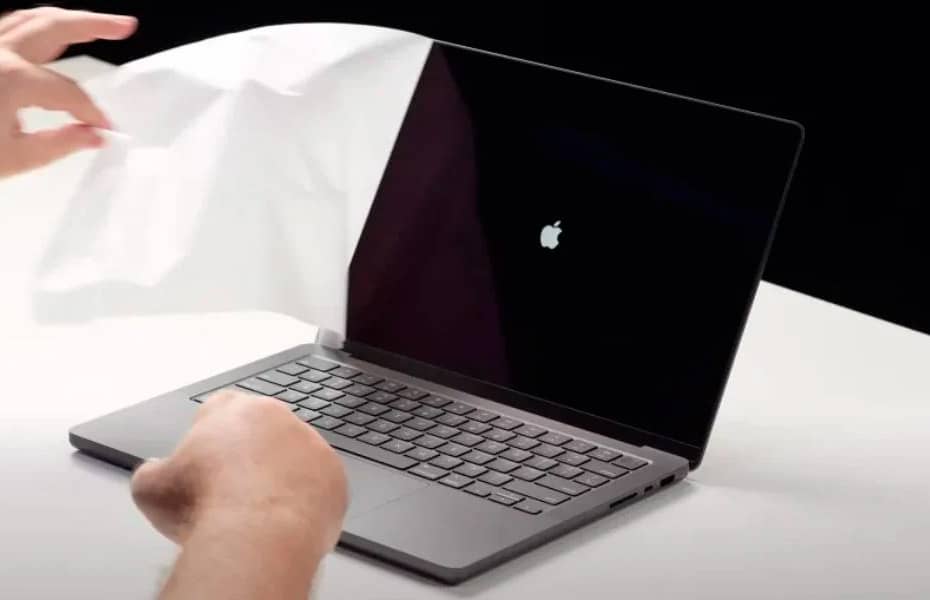 Майбутній MacBook Pro отримає екран OLED із Dynamic Island