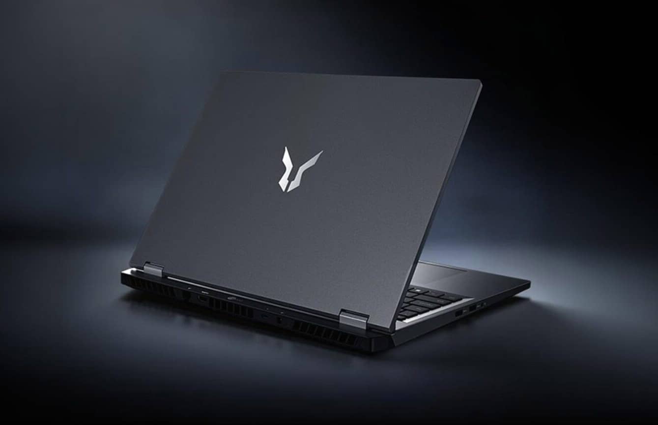 Представлено оновлений ноутбук Lenovo Bellator Zhan 7000 Core Edition