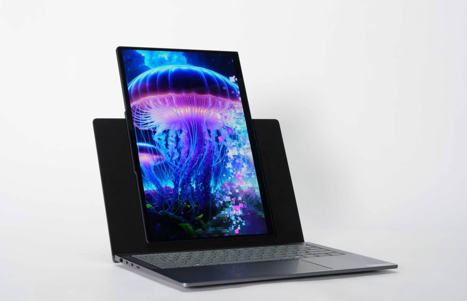 Lenovo через кілька днів покаже ноутбук Project Pivo із поворотним екраном