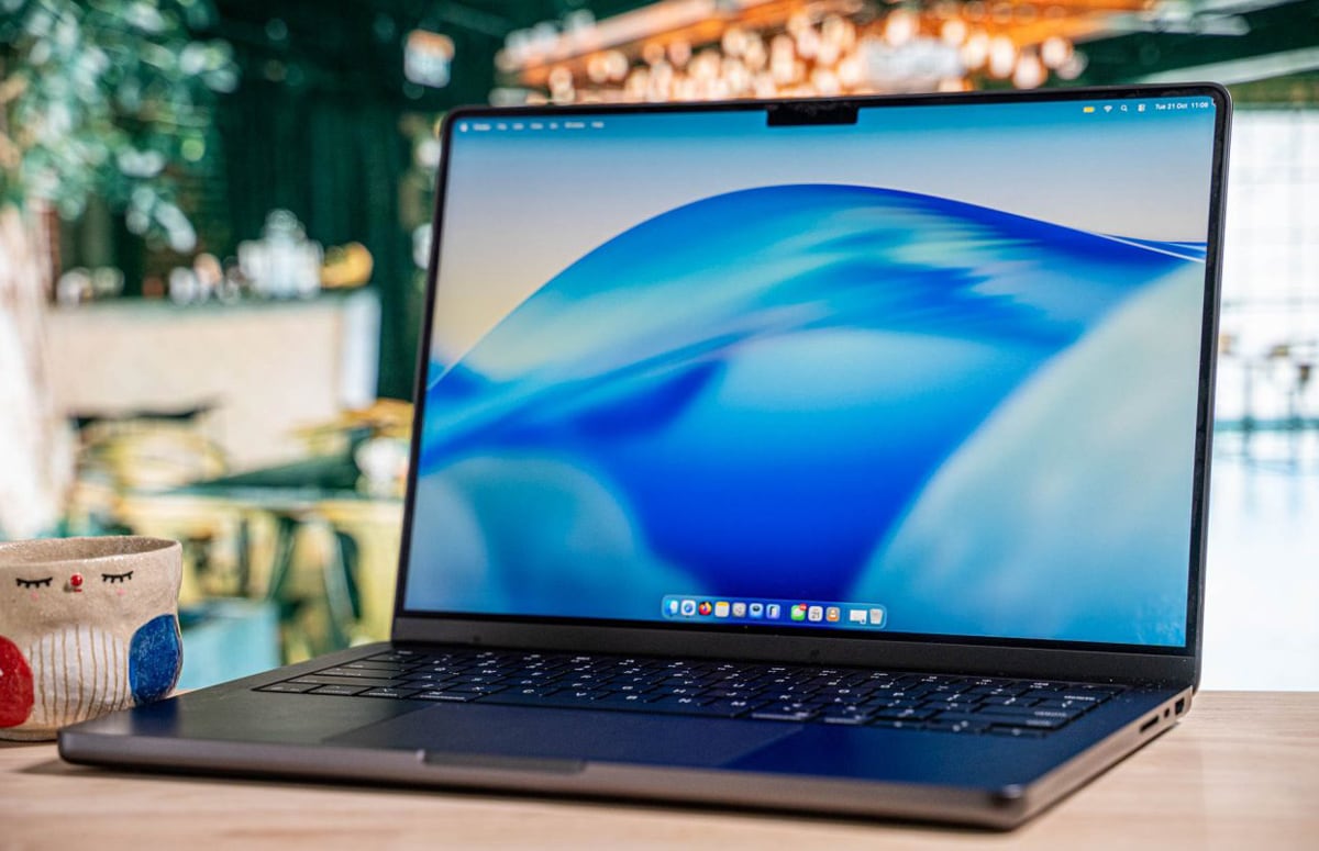 MacBook Pro c новим дизайном та OLED-екраном буде продаватися тільки з чипами M6 Pro та M6 Max