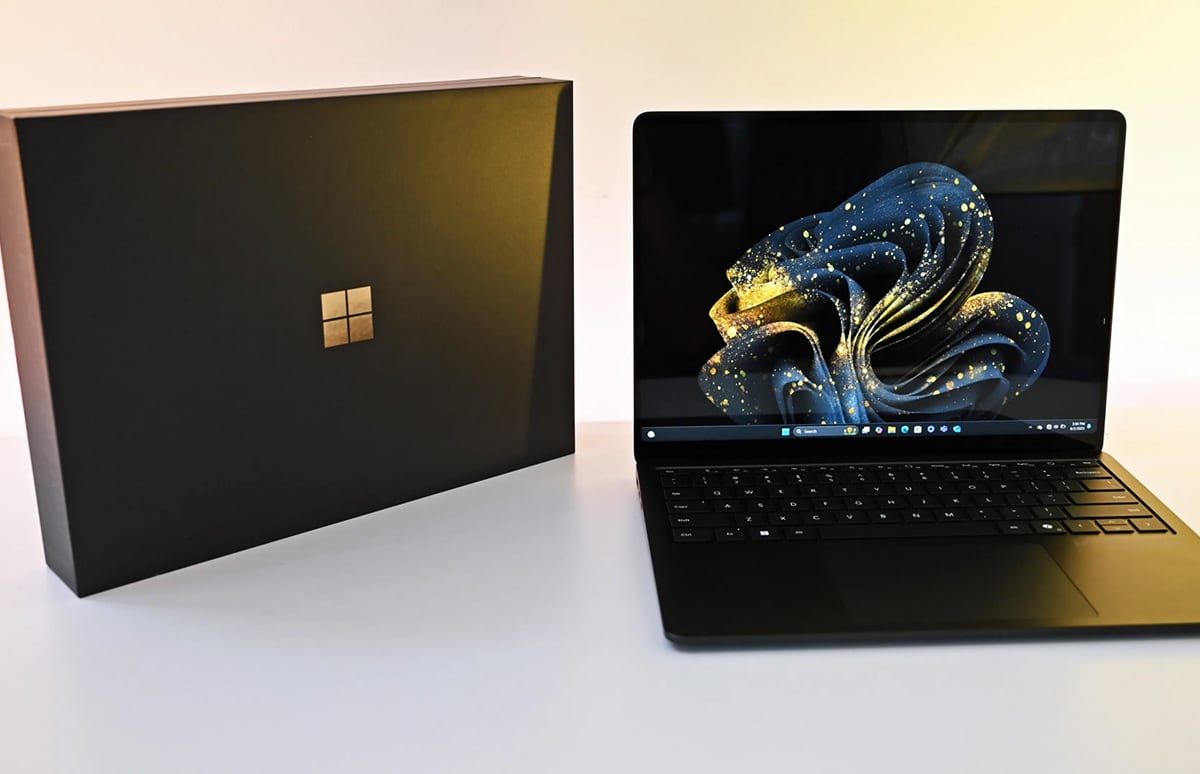 Microsoft випадково замінила унікальний ювілейний Surface Laptop на звичайний ноутбук