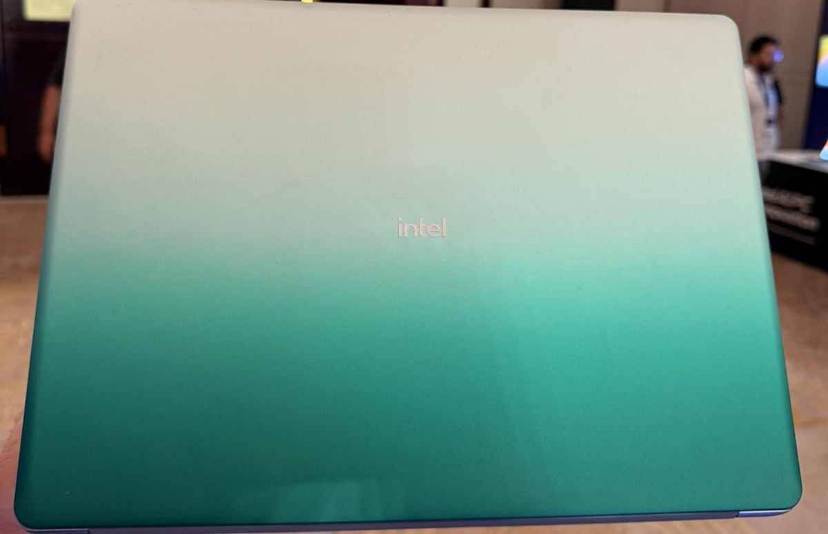 Intel показала прототип конкурента MacBook Neo