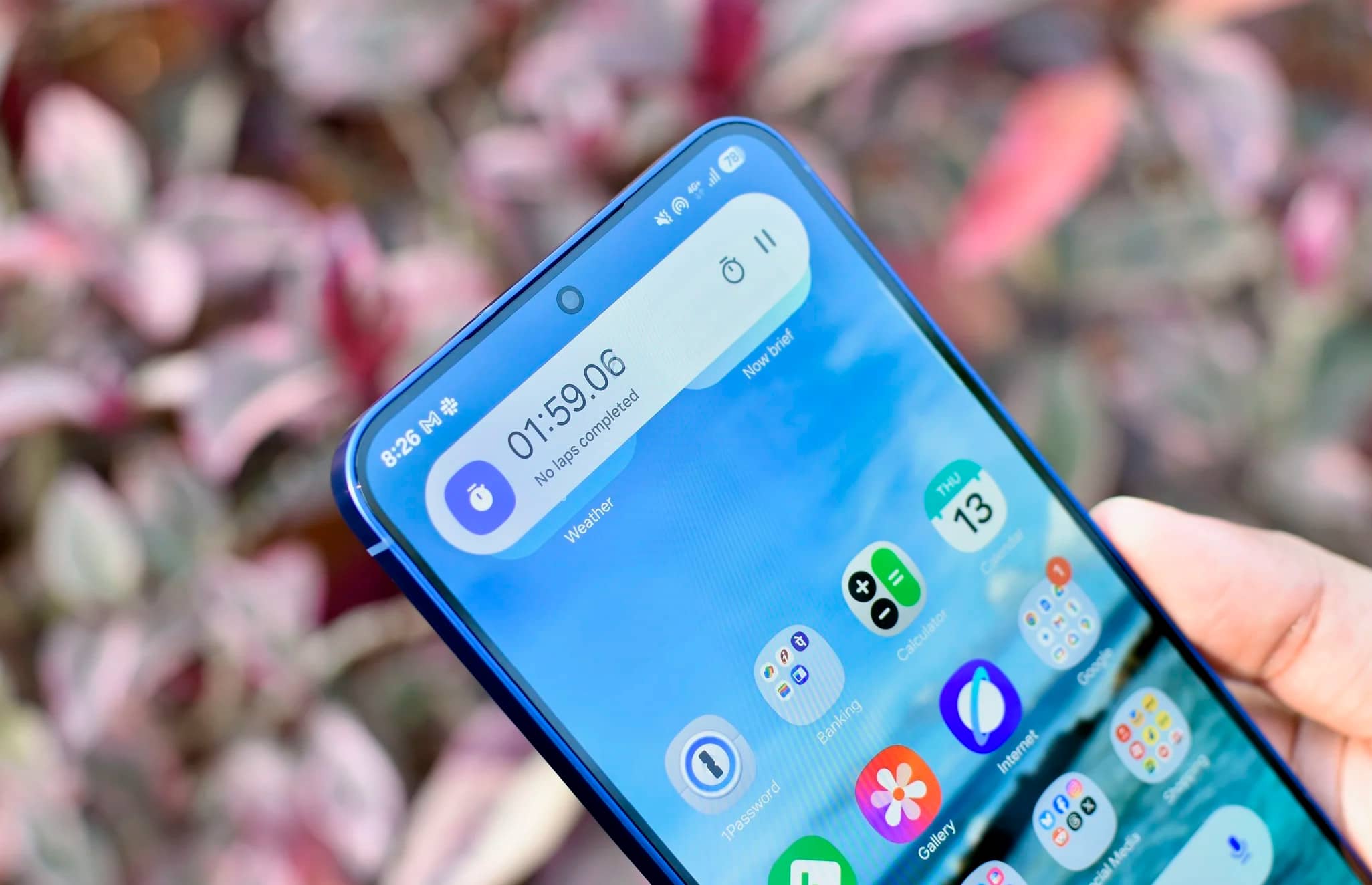 Now Bar почне показувати статуси будильників у One UI 8.5