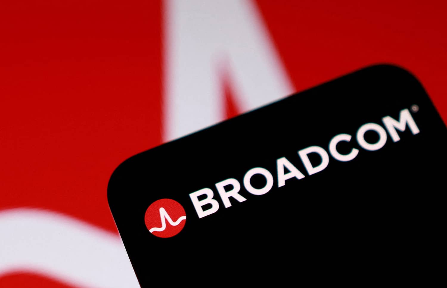 Apple продовжила стратегічну угоду з Broadcom щодо розробки чипів до 2031 року