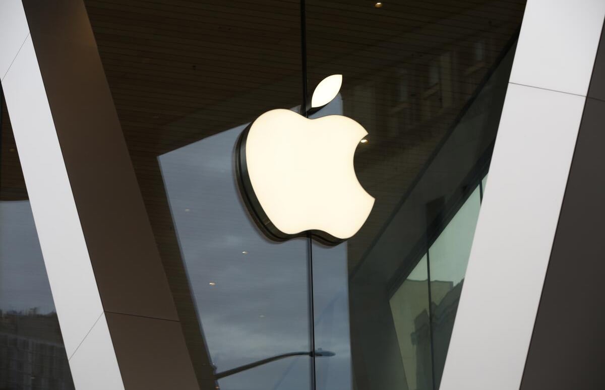 Apple почала масштабну перебудову Siri та Vision Pro: під скорочення потрапили сотні працівників
