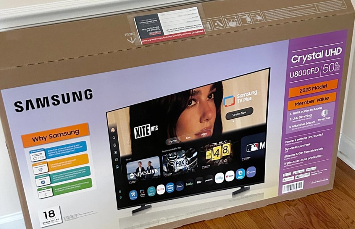 Дуа Ліпа судиться з Samsung через фото на коробках телевізорів: співачка вимагає $15 мільйонів