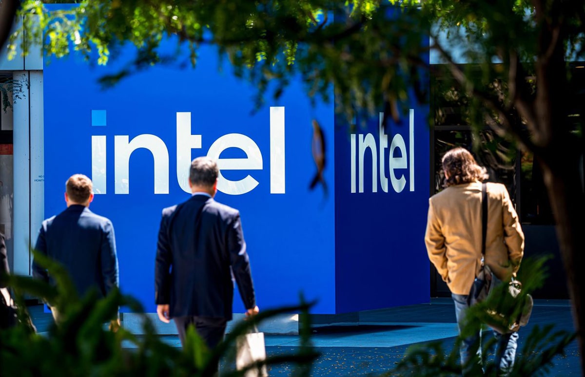 Влада США веде переговори про купівлю частки в Intel