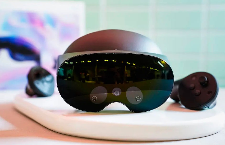 Meta представила VR-гарнітуру Quest Pro