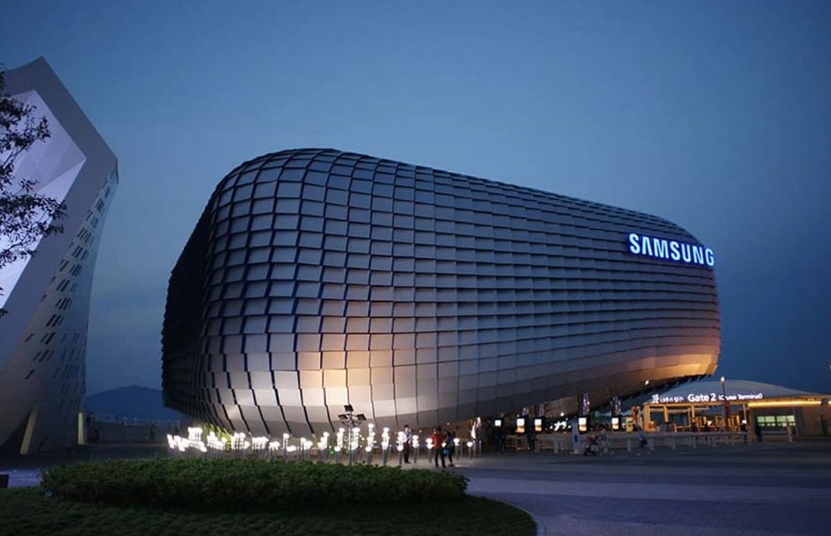 Samsung перебуває у кризі, витрати урізаються на третину