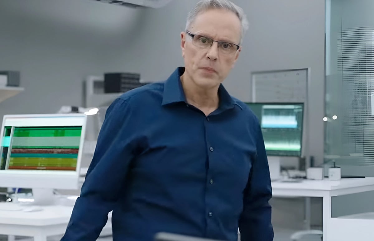 Джоні Сруджі спростував своє звільнення з Apple