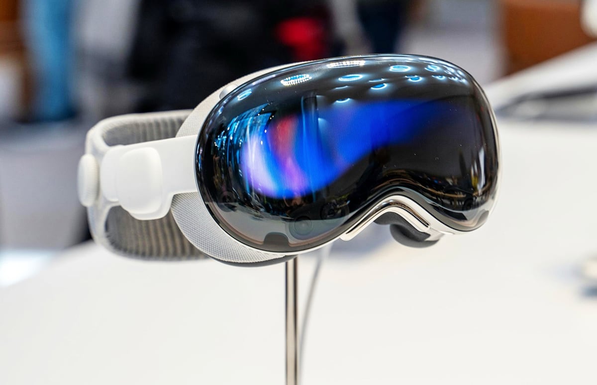 Ключовий керівник Apple Vision Pro залишає компанію заради OpenAI: що стоїть за гучним переходом