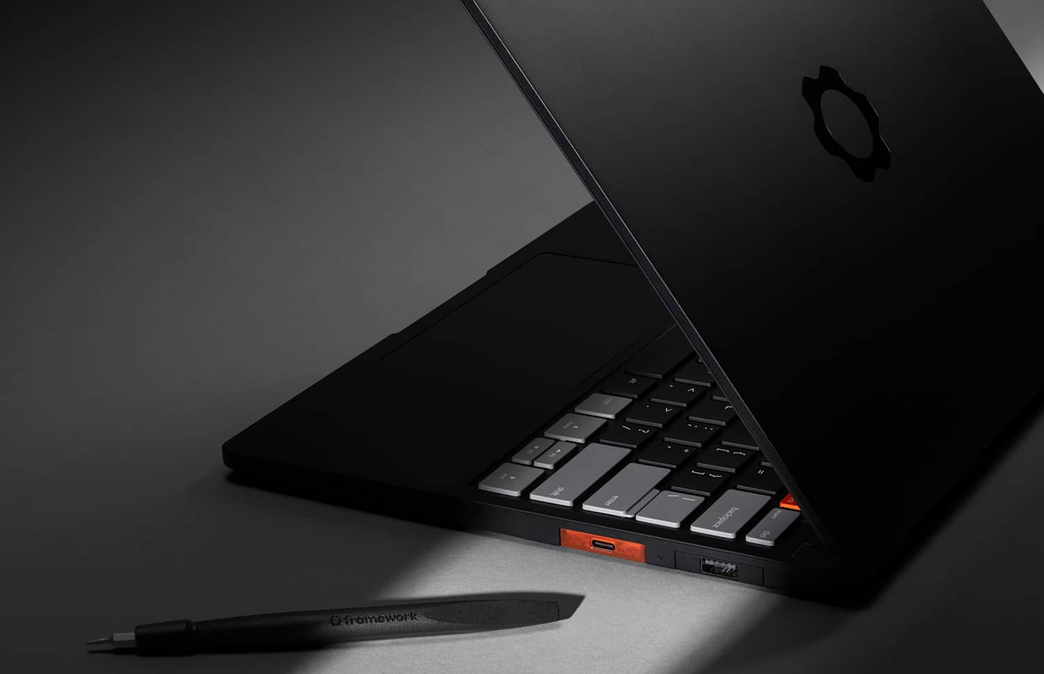 Ноутбук із Linux випередив Windows-версії: несподіваний прорив Framework