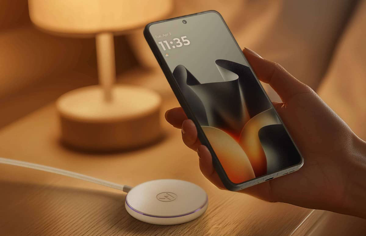 Motorola представила магнітний зарядний пристрій Snap потужністю до 25 Вт
