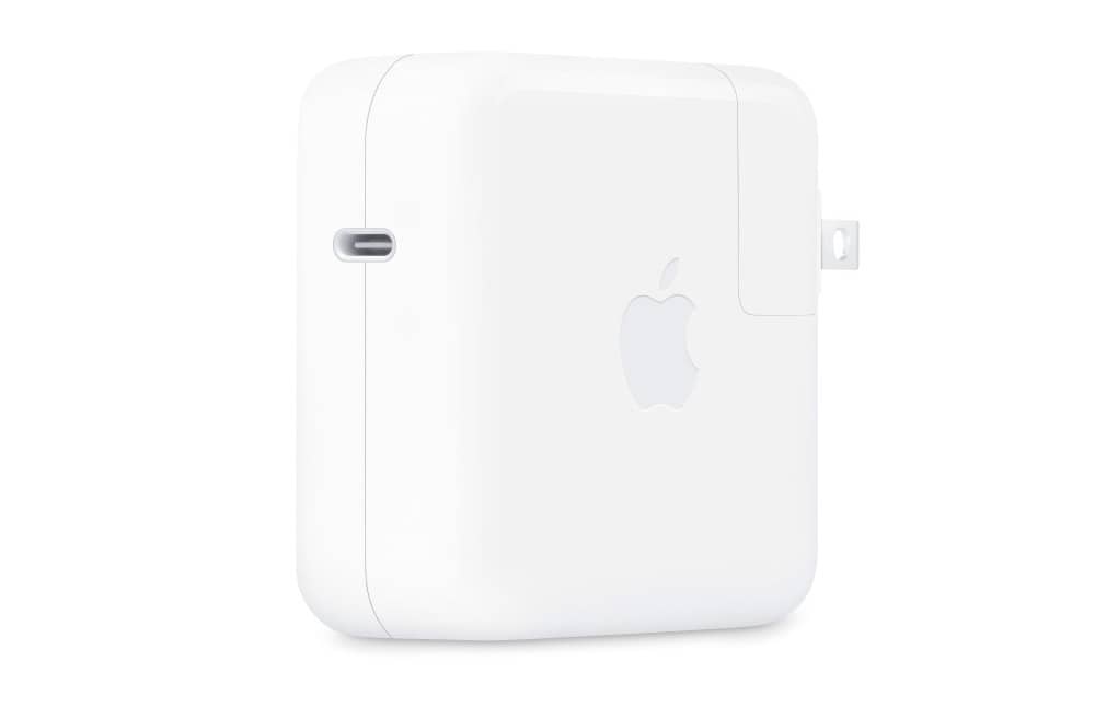 Apple непомітно випустила нову швидку зарядку для MacBook