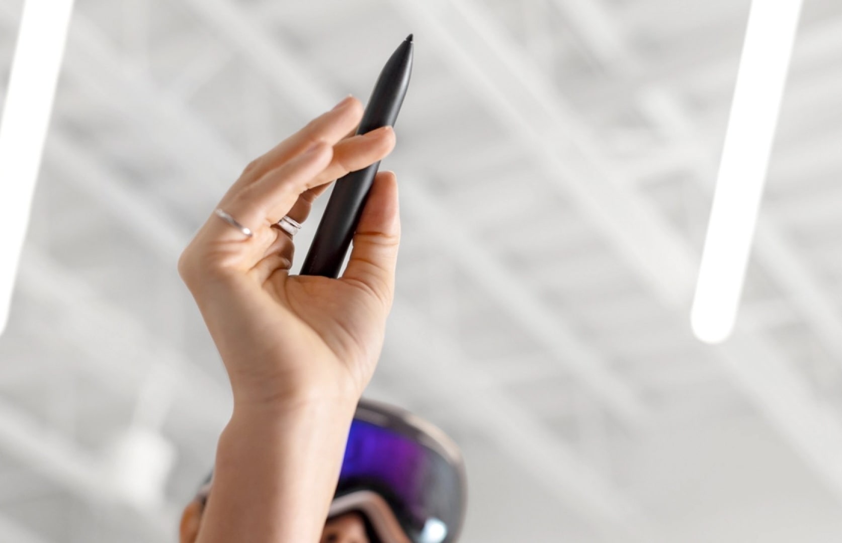 Logitech випустила Logitech Muse — стілус для гарнітури Vision Pro