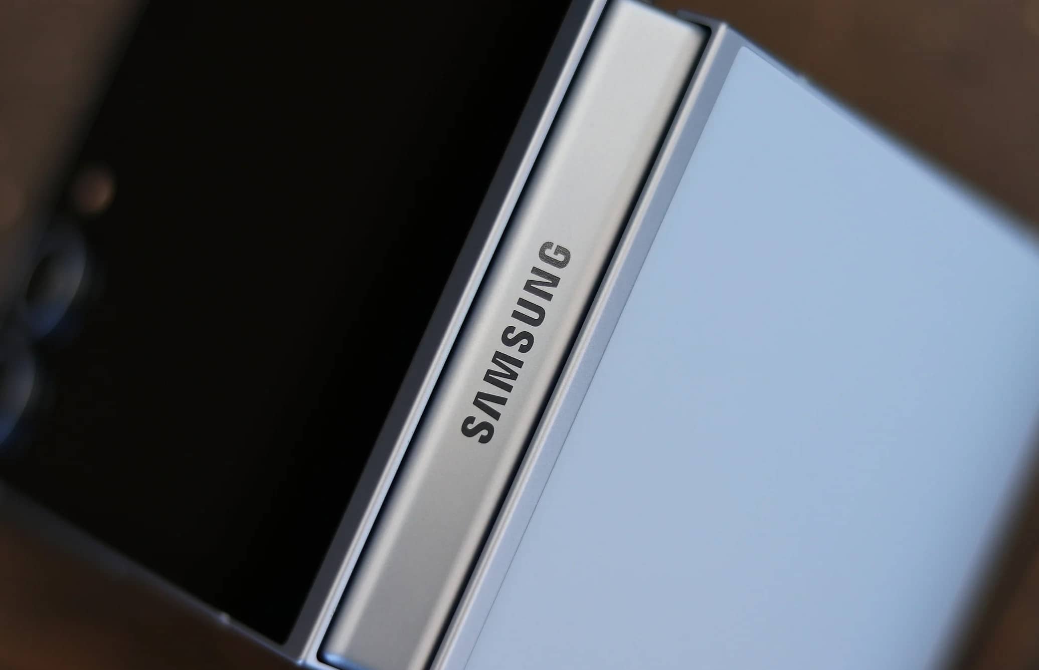 Samsung может вложить миллиарды в одного из лидеров европейского ИИ: Mistral готовится к новому этапу роста