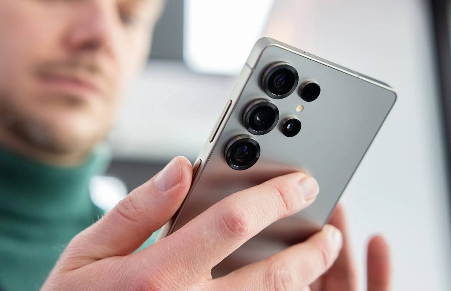 Samsung готує глобальний запуск ШІ-захисту від шахрайських дзвінків