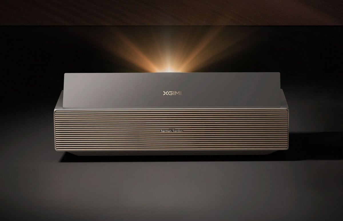 Xgimi представила 100-дюймовий лазерний телевізор: 4K-зображення з відстані лише 12,8 см та преміальний звук Harman Kardon