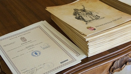 Сертификат о присвоении гражданства Республики Венгрия